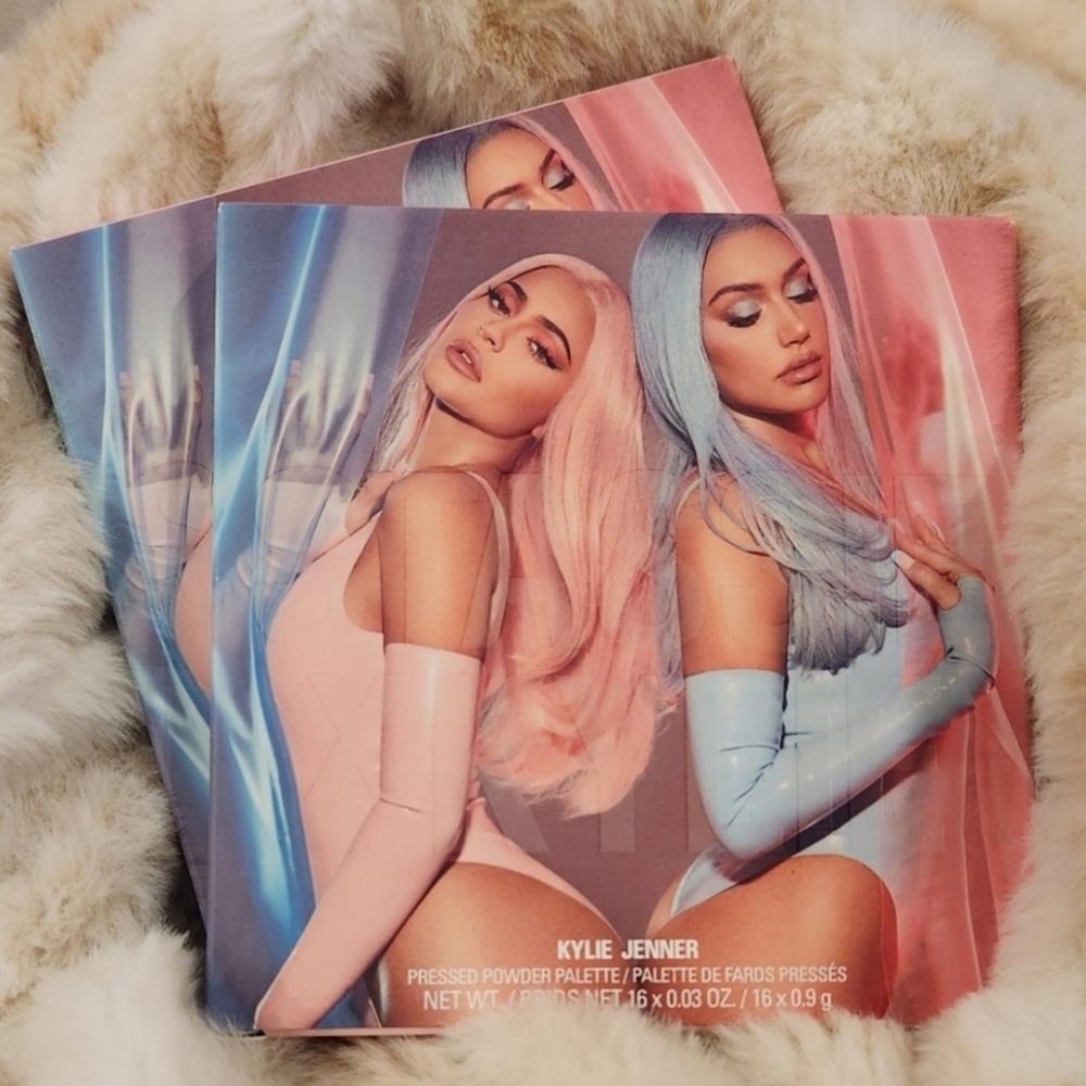 KYLIE COSMETICS- Stassie×Kylie Eyeshadow Palette - Picture 6 of 6